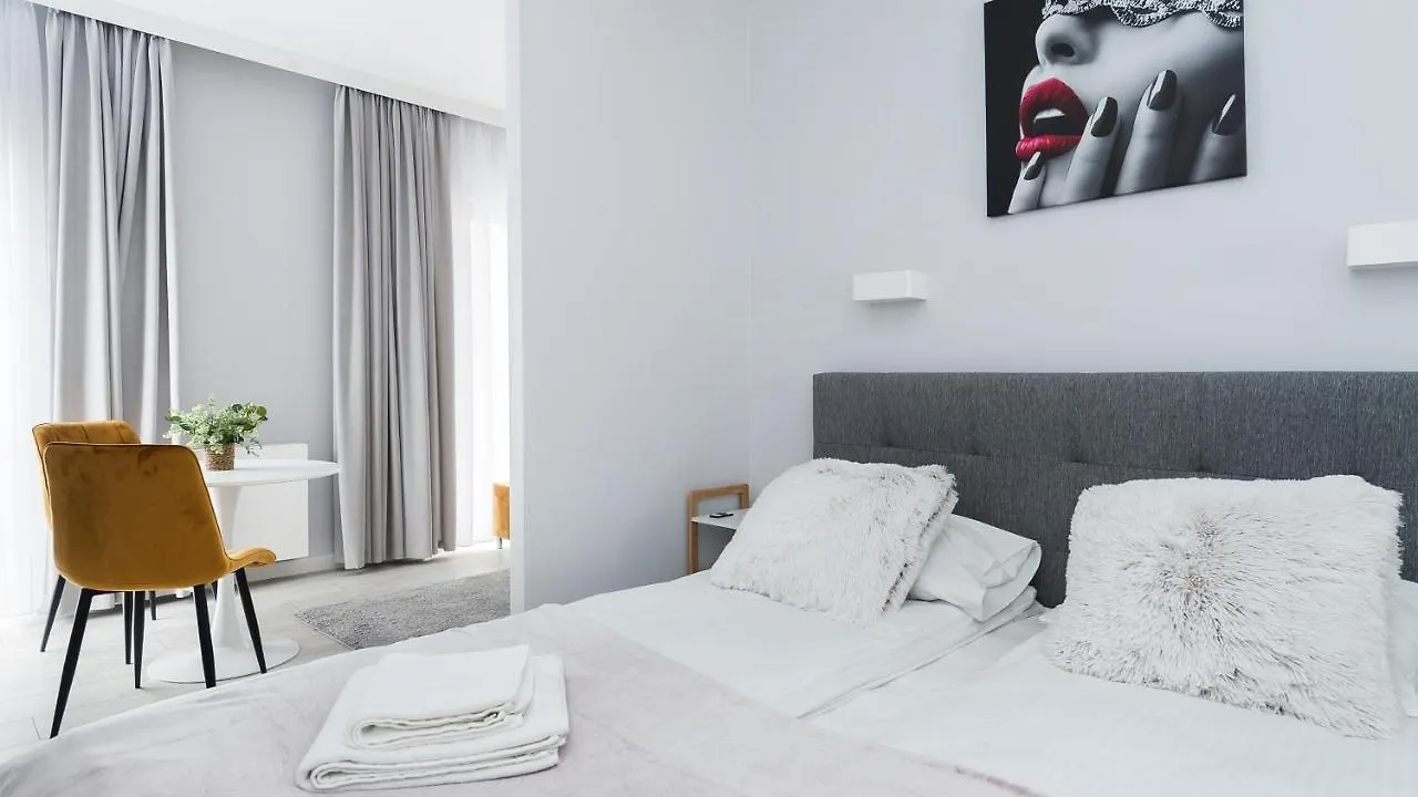 Apartment Novum City Center Near The Train Station By Sun & Snow Krakow Poland